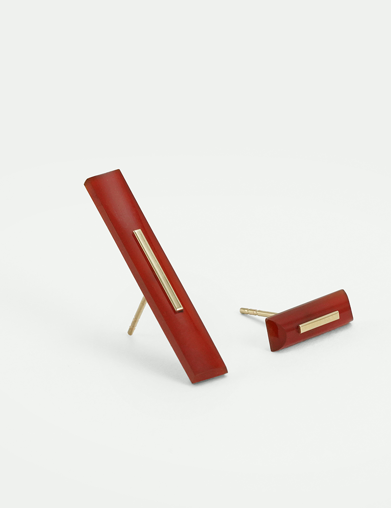 CARNELIAN STONE STUD